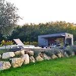 Maison Neuve, Relaxing Countryside With Pool Holiday home *