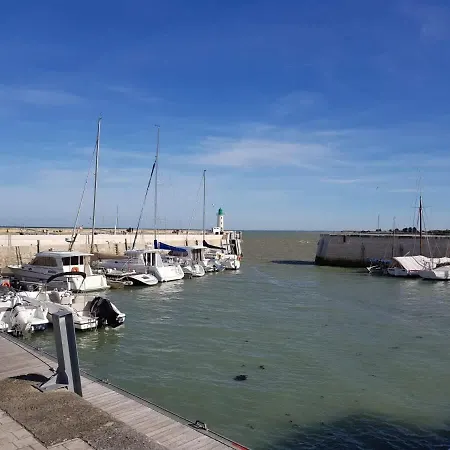 Дом отдыха Maison Neuve, Relaxing Countryside With Pool Chillac