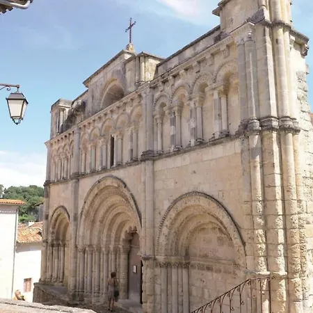 Maison Neuve, Relaxing Countryside With Pool