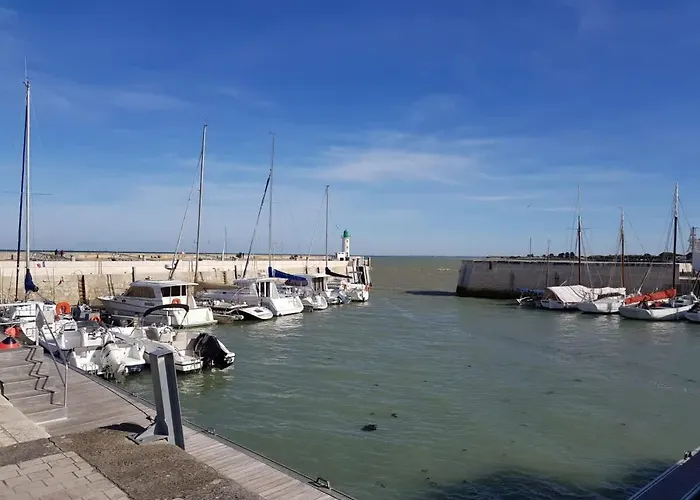Casa de Férias Maison Neuve, Relaxing Countryside With Pool Chillac