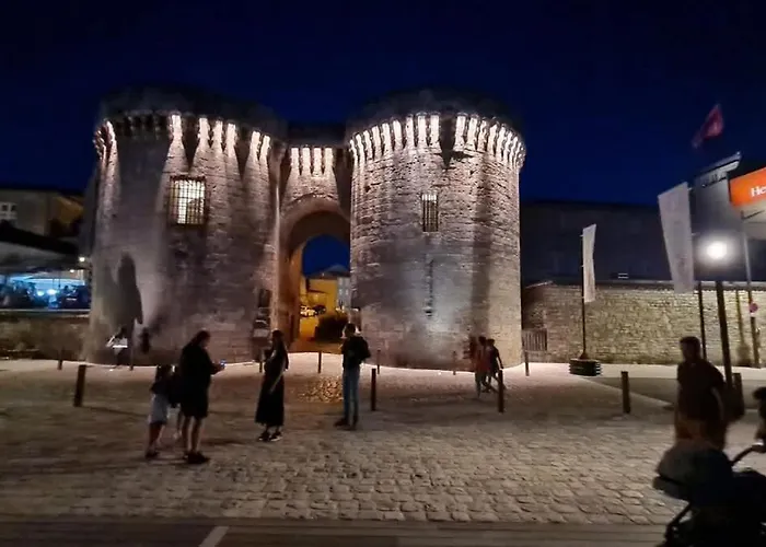 Maison Neuve, Relaxing Countryside With Pool Casa de Férias *