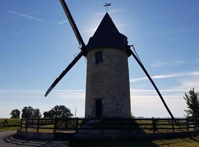 Casa de Férias Maison Neuve, Relaxing Countryside With Pool Chillac