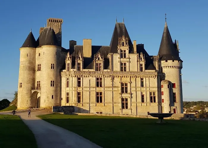 Casa de Férias Maison Neuve, Relaxing Countryside With Pool Chillac