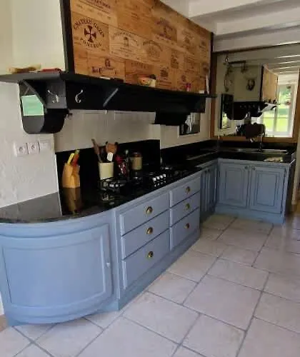 Maison Neuve, Relaxing Countryside With Pool Casa de Férias *