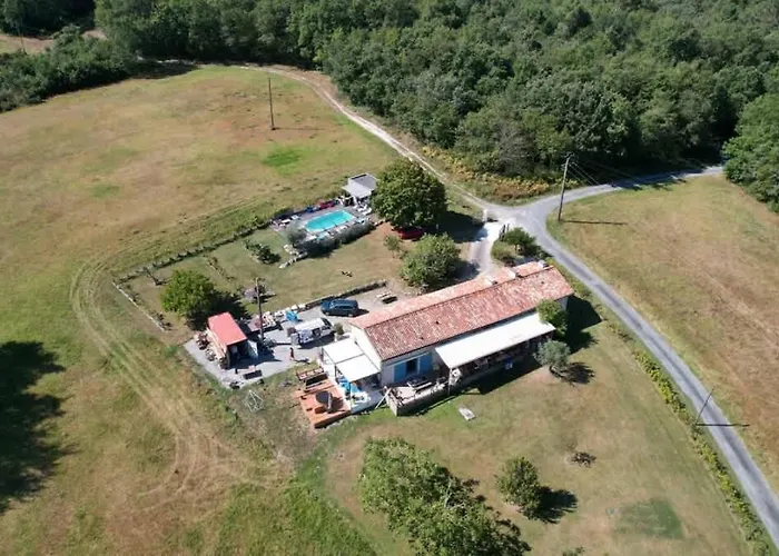 Casa de Férias Maison Neuve, Relaxing Countryside With Pool Chillac
