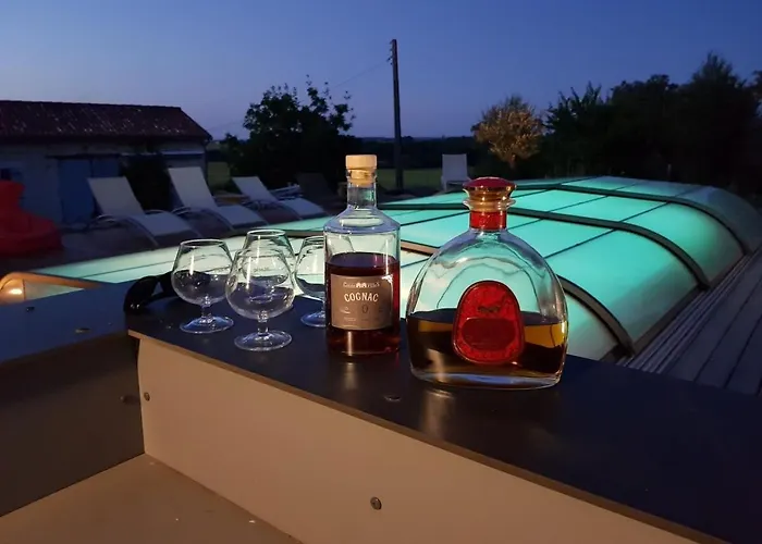 Maison Neuve, Relaxing Countryside With Pool Casa de Férias