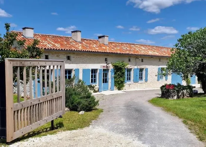 Maison Neuve, Relaxing Countryside With Pool Casa de Férias