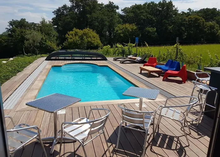 Casa de Férias Maison Neuve, Relaxing Countryside With Pool Chillac