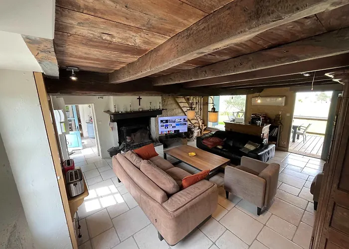 Maison Neuve, Relaxing Countryside With Pool Casa de Férias